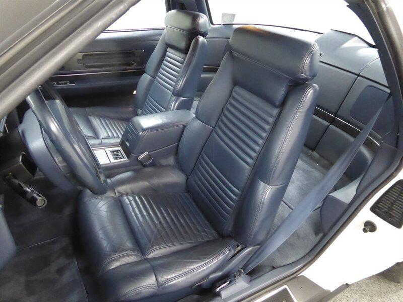 used 1991 Buick Reatta car, priced at $9,500