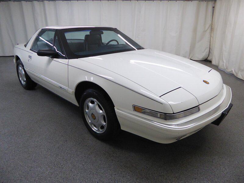 used 1991 Buick Reatta car, priced at $9,500