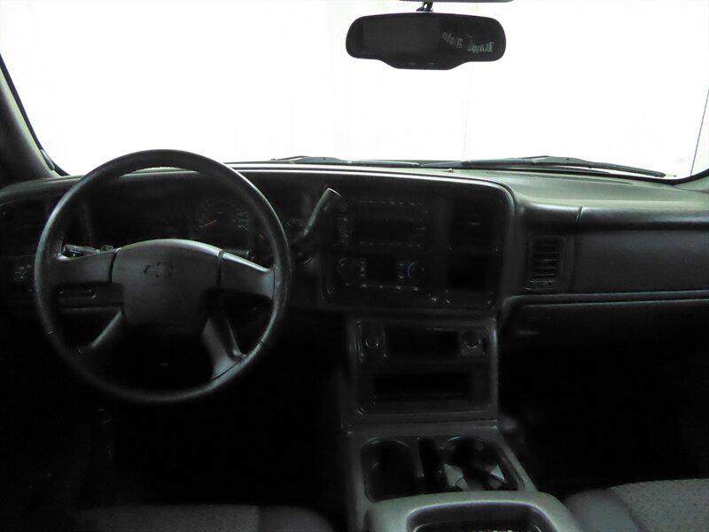 used 2004 Chevrolet Avalanche car, priced at $17,500