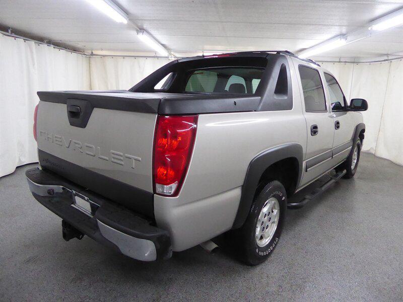 used 2004 Chevrolet Avalanche car, priced at $17,500