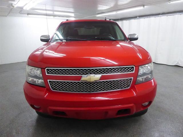 used 2009 Chevrolet Avalanche car, priced at $19,000