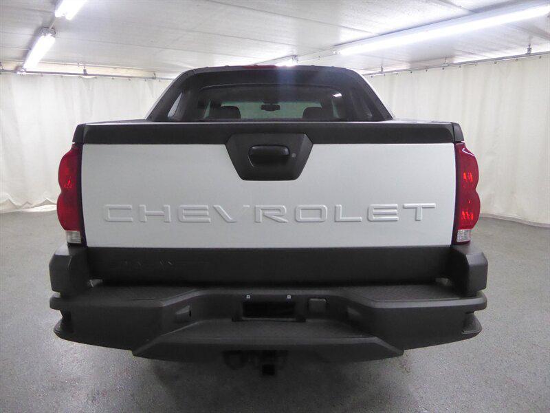 used 2003 Chevrolet Avalanche car, priced at $20,500