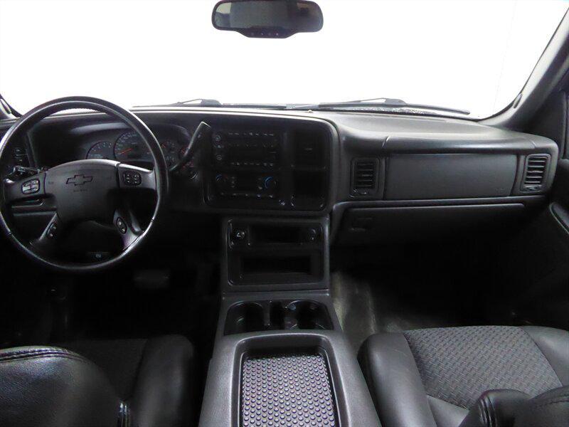used 2003 Chevrolet Avalanche car, priced at $20,500