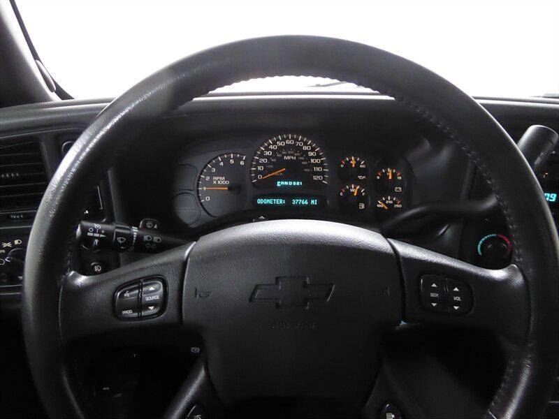 used 2003 Chevrolet Avalanche car, priced at $20,500