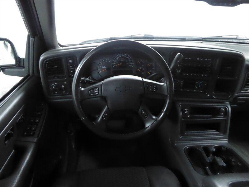 used 2003 Chevrolet Avalanche car, priced at $20,500