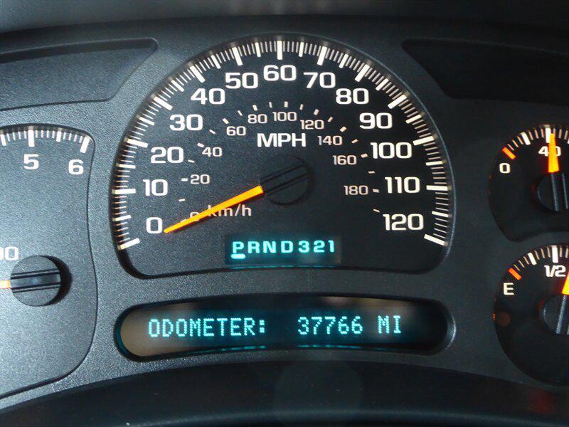 used 2003 Chevrolet Avalanche car, priced at $20,500