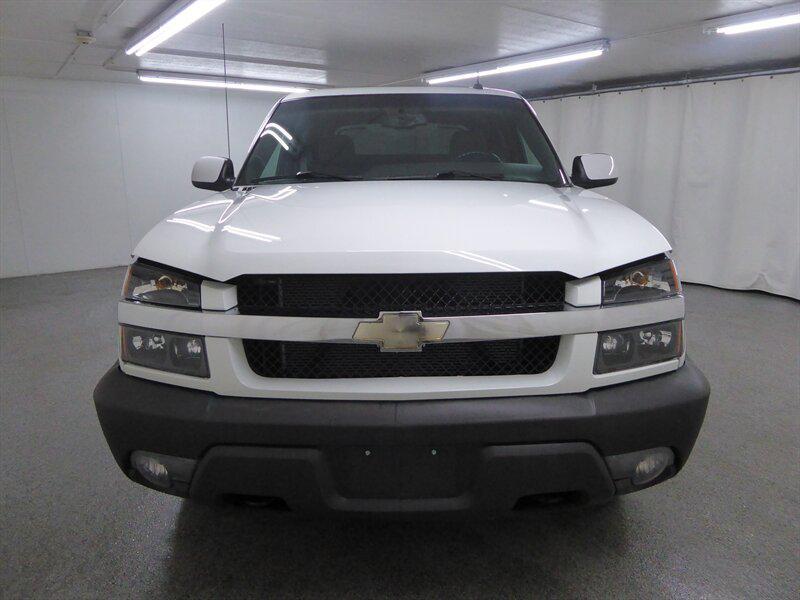 used 2003 Chevrolet Avalanche car, priced at $20,500