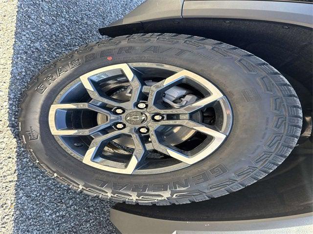 new 2026 Chevrolet Equinox car, priced at $33,790