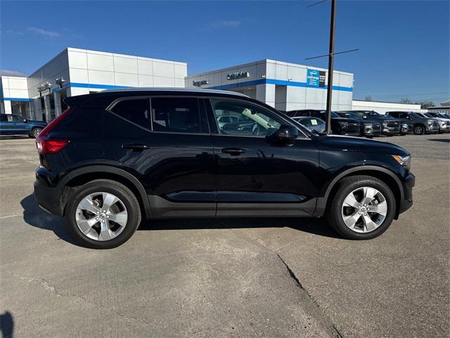 used 2022 Volvo XC40 car, priced at $22,890