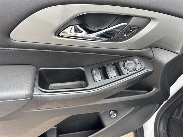 used 2022 Chevrolet Traverse car, priced at $28,990
