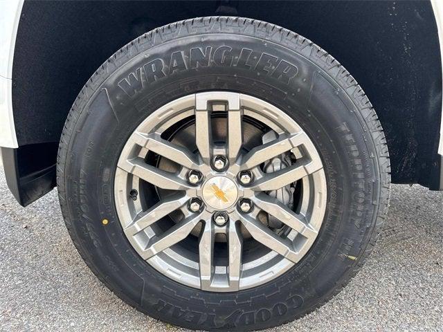new 2025 Chevrolet Colorado car, priced at $33,995