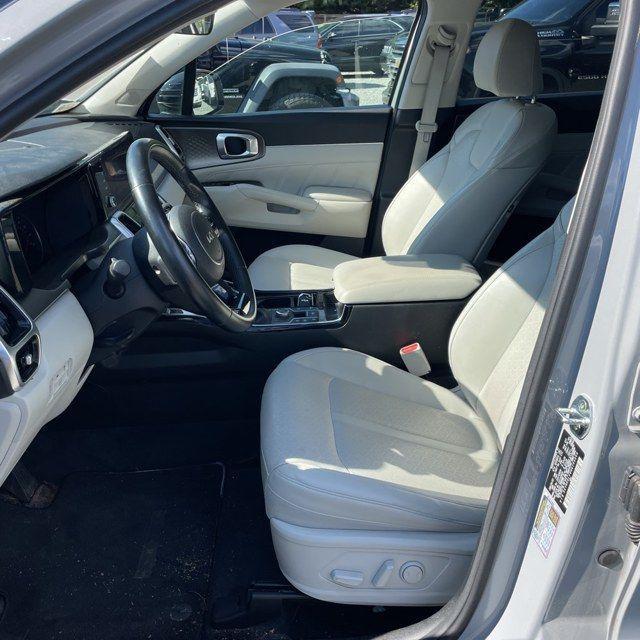 used 2022 Kia Sorento car, priced at $27,891