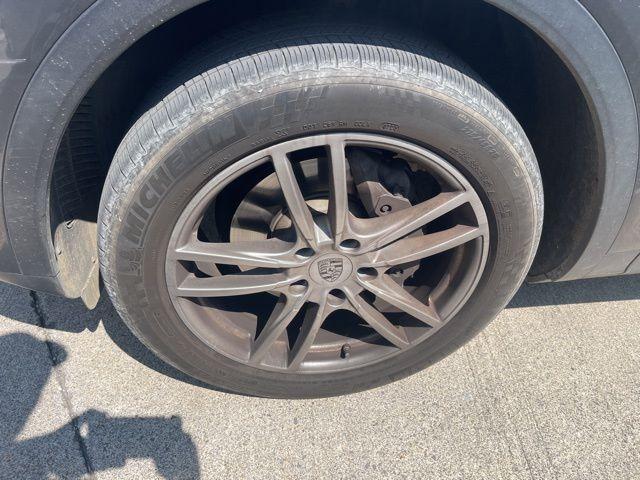 used 2019 Porsche Cayenne car, priced at $27,591