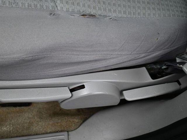 used 2005 Saturn Vue car, priced at $3,398