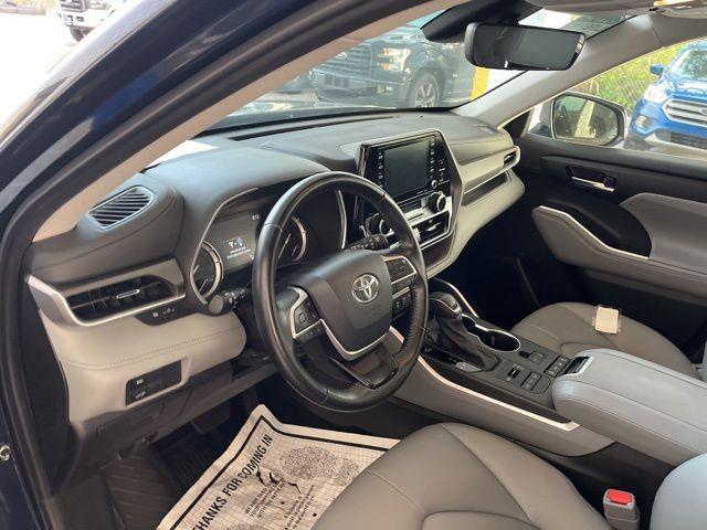 used 2022 Toyota Highlander car, priced at $32,698