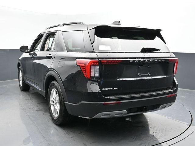 new 2025 Ford Explorer car, priced at $40,798