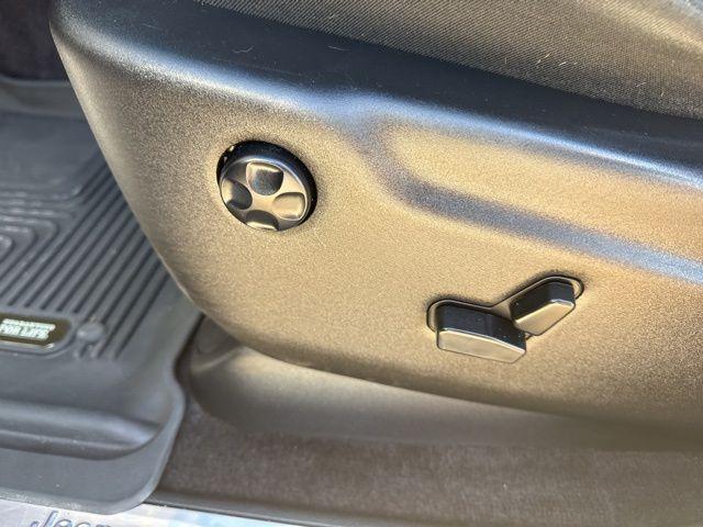 used 2017 Jeep Grand Cherokee car, priced at $15,791