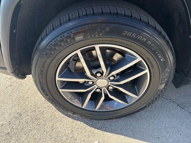 used 2017 Jeep Grand Cherokee car, priced at $15,791