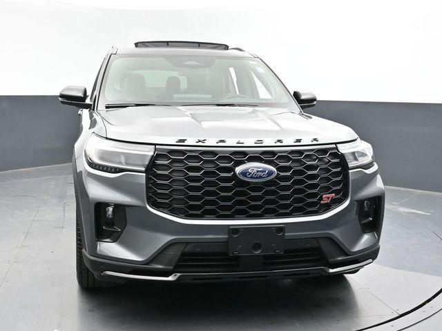 new 2025 Ford Explorer car, priced at $57,306