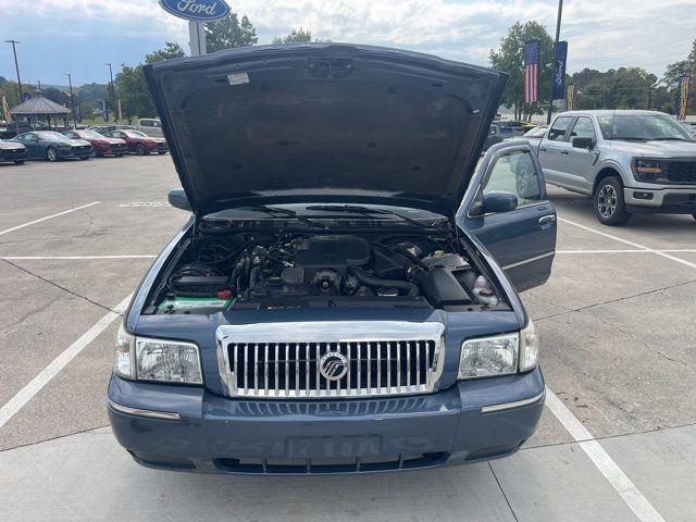 used 2009 Mercury Grand Marquis car, priced at $7,995