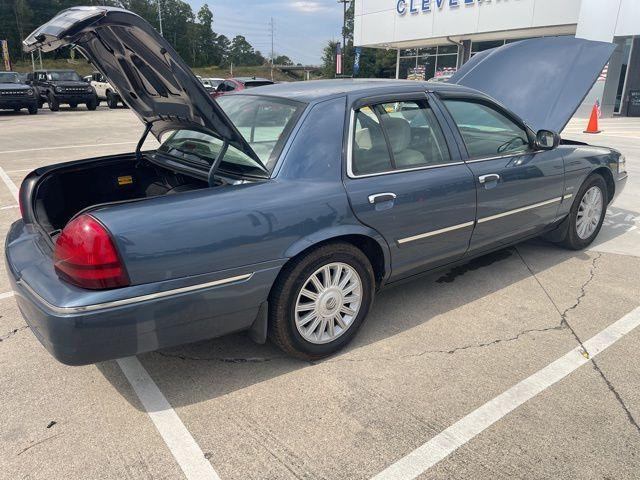 used 2009 Mercury Grand Marquis car, priced at $7,995