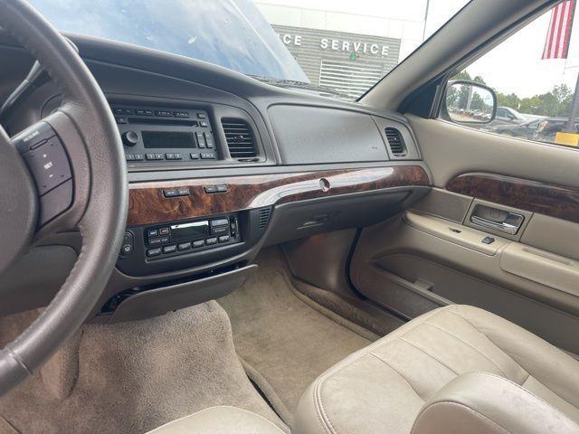 used 2009 Mercury Grand Marquis car, priced at $7,995