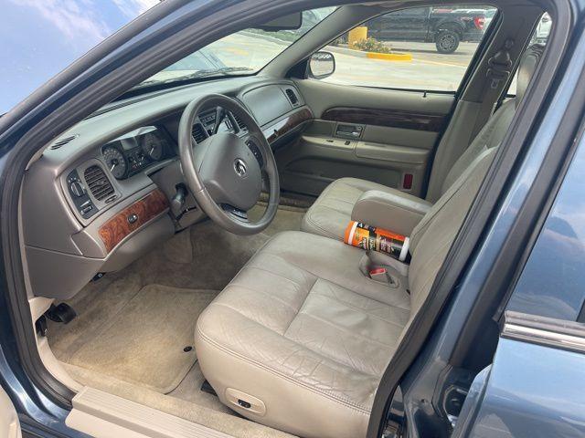 used 2009 Mercury Grand Marquis car, priced at $7,995