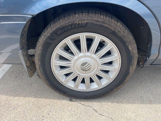 used 2009 Mercury Grand Marquis car, priced at $7,995