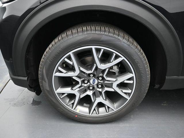 new 2025 Ford Explorer car, priced at $52,997