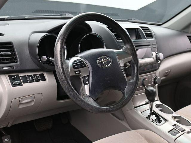 used 2011 Toyota Highlander car, priced at $8,991