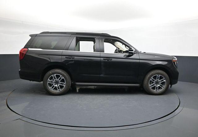 new 2025 Ford Expedition car, priced at $70,697