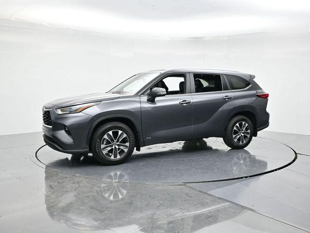 used 2023 Toyota Highlander Hybrid car, priced at $35,695