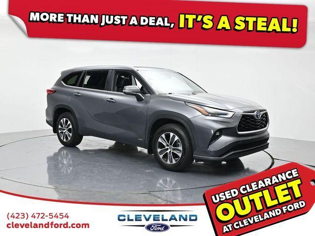 used 2023 Toyota Highlander Hybrid car, priced at $35,695