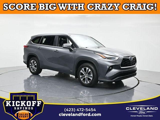 used 2023 Toyota Highlander Hybrid car, priced at $35,998