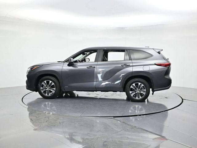 used 2023 Toyota Highlander Hybrid car, priced at $35,695
