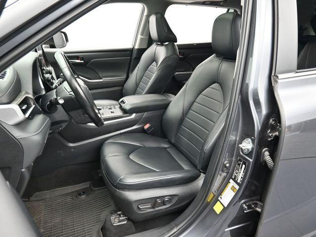 used 2023 Toyota Highlander Hybrid car, priced at $35,695