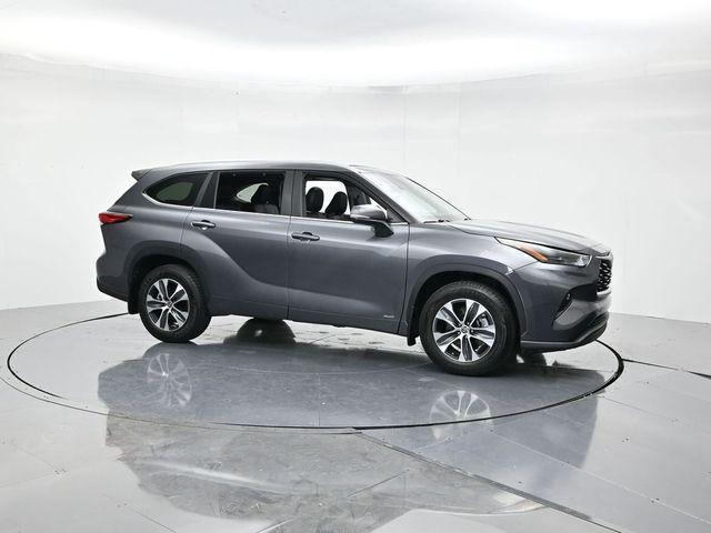 used 2023 Toyota Highlander Hybrid car, priced at $35,695