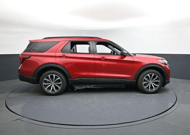 new 2025 Ford Explorer car, priced at $43,997