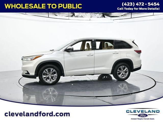 used 2015 Toyota Highlander car, priced at $9,998