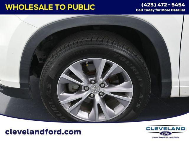 used 2015 Toyota Highlander car, priced at $9,998