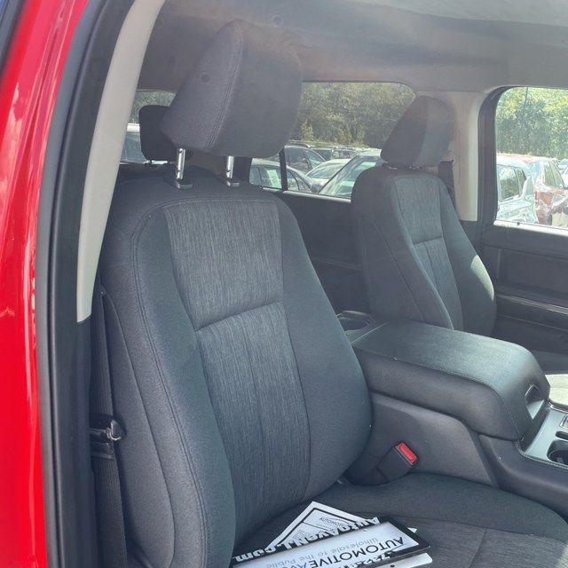 used 2024 Ford Expedition car, priced at $48,591