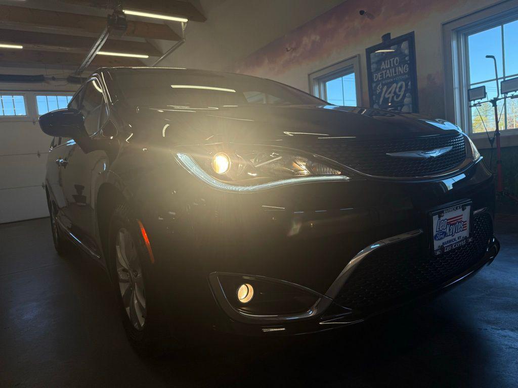 used 2017 Chrysler Pacifica car, priced at $10,495