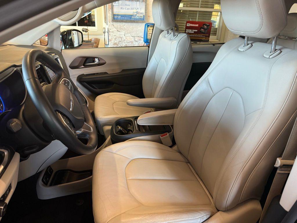 used 2017 Chrysler Pacifica car, priced at $10,495