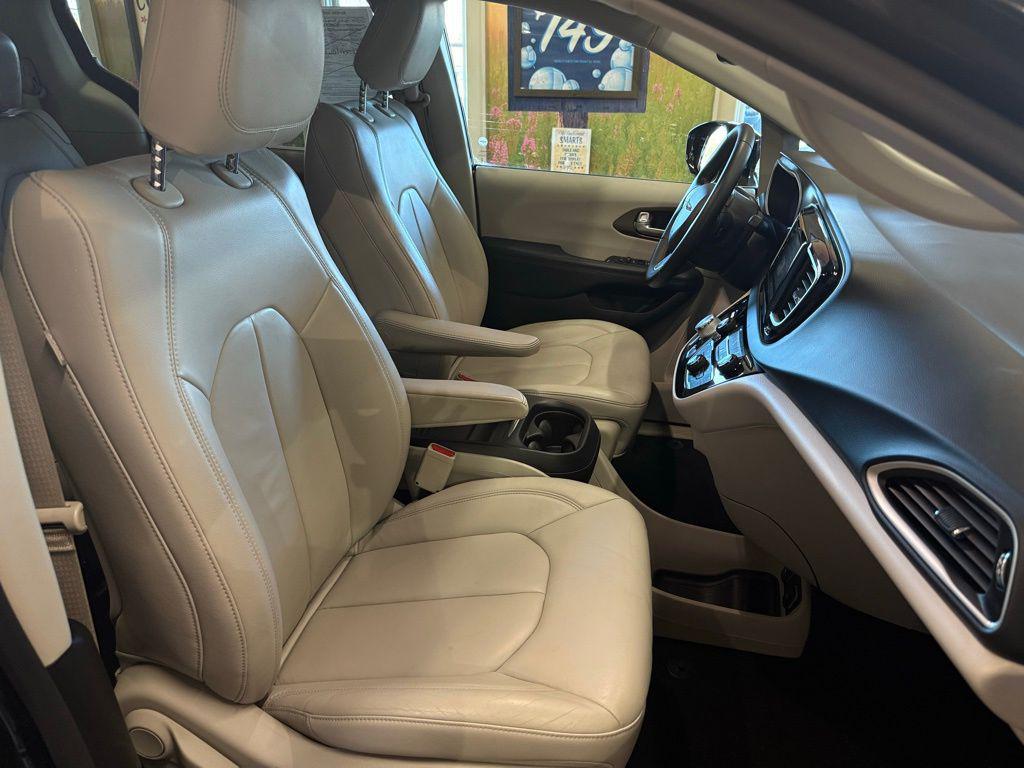 used 2017 Chrysler Pacifica car, priced at $10,495
