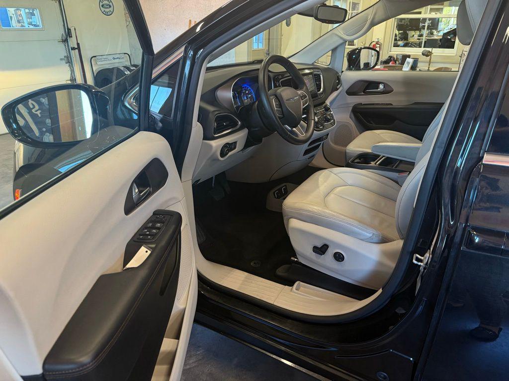used 2017 Chrysler Pacifica car, priced at $10,495