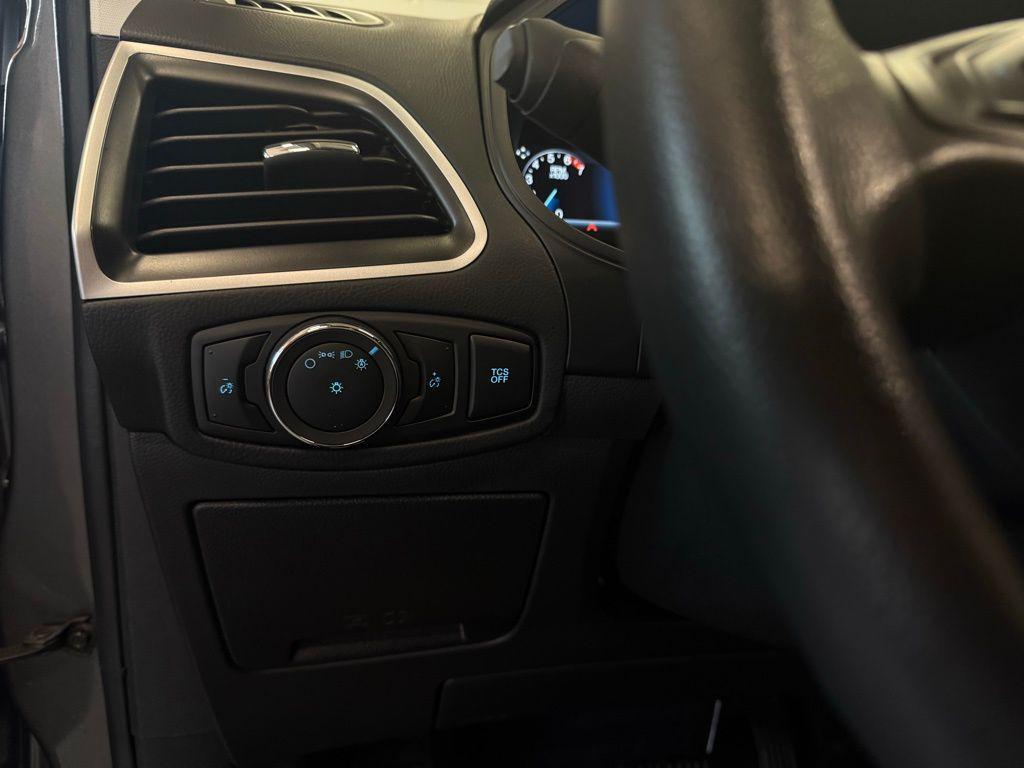 used 2024 Ford Edge car, priced at $32,000