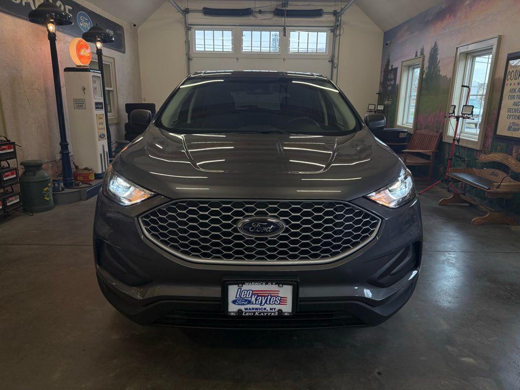 used 2024 Ford Edge car, priced at $32,000