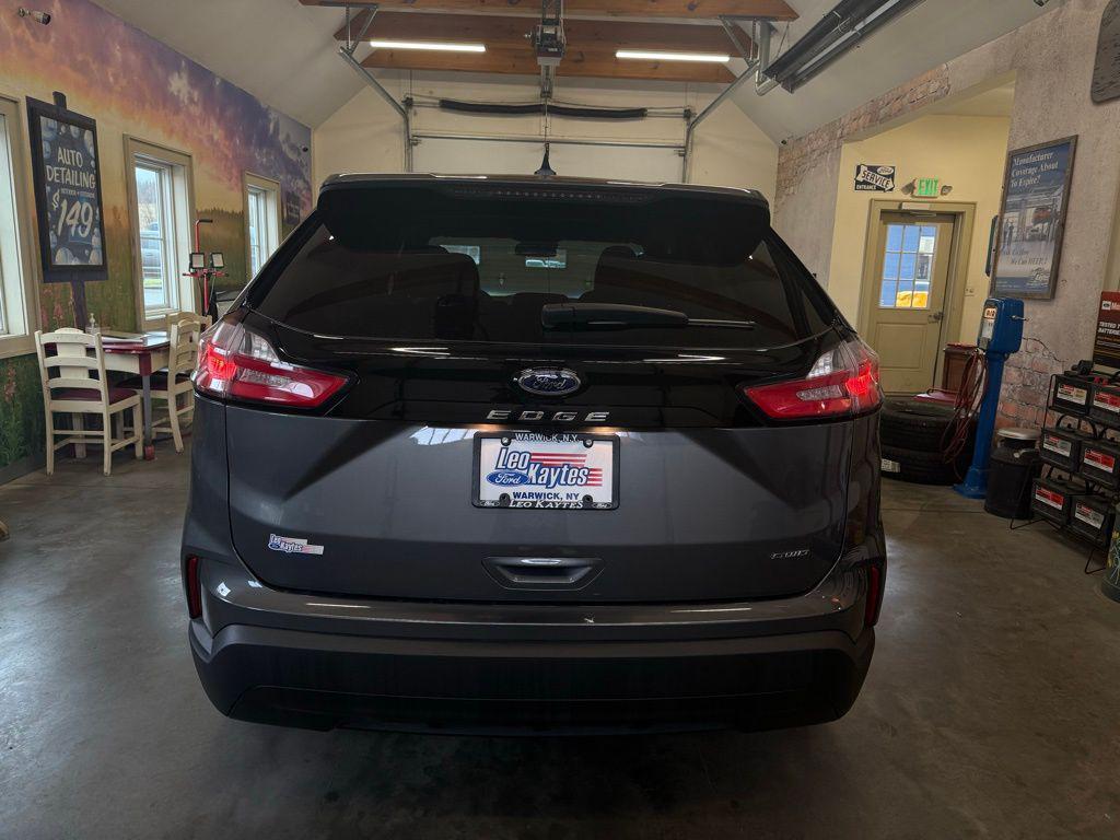 used 2024 Ford Edge car, priced at $32,000