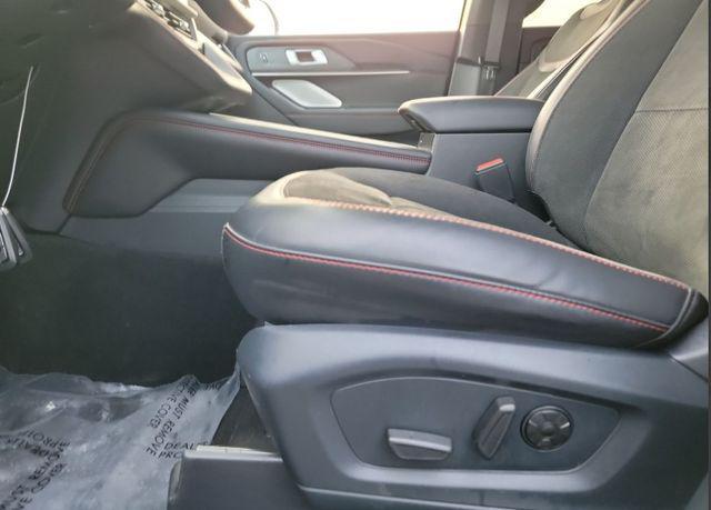 used 2025 Ford Explorer car, priced at $52,402
