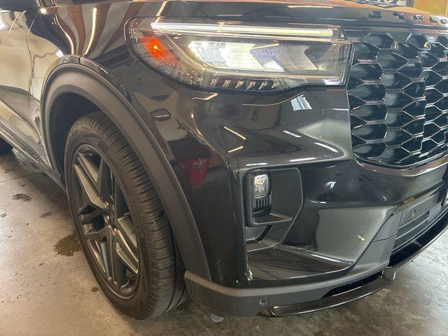used 2025 Ford Explorer car, priced at $51,600